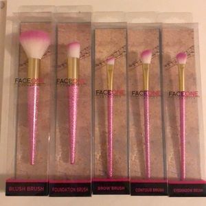 Makeup brushes